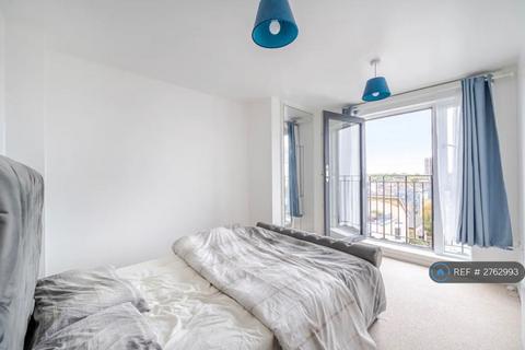 2 bedroom flat to rent, Pine House, London, SW6
