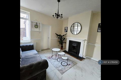 5 bedroom terraced house to rent, St. Leonards Road, Northampton, NN4