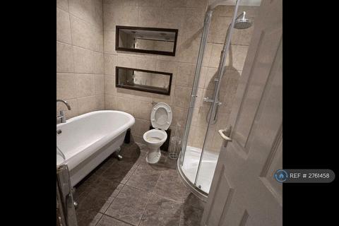 5 bedroom terraced house to rent, St. Leonards Road, Northampton, NN4
