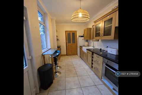 5 bedroom terraced house to rent, St. Leonards Road, Northampton, NN4