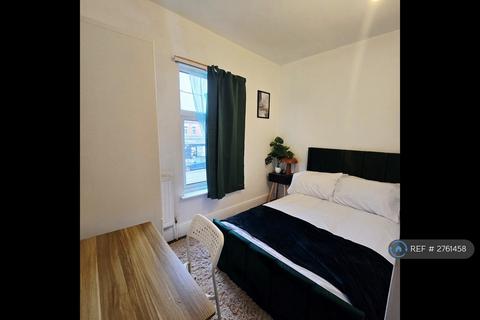 5 bedroom terraced house to rent, St. Leonards Road, Northampton, NN4