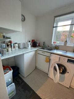 1 bedroom apartment to rent, Orchard Grove, London SE20