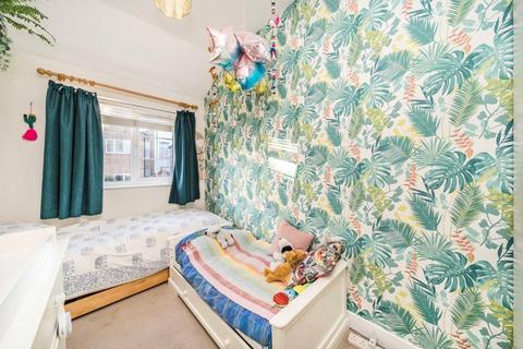 2 bedroom property for sale, Michael Close, Bow, London, E3