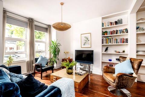 3 bedroom terraced house to rent, Holberton Gardens, London, NW10
