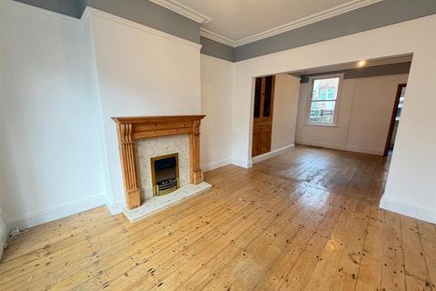 2 bedroom terraced house for sale, Tennyson Avenue, Scarborough