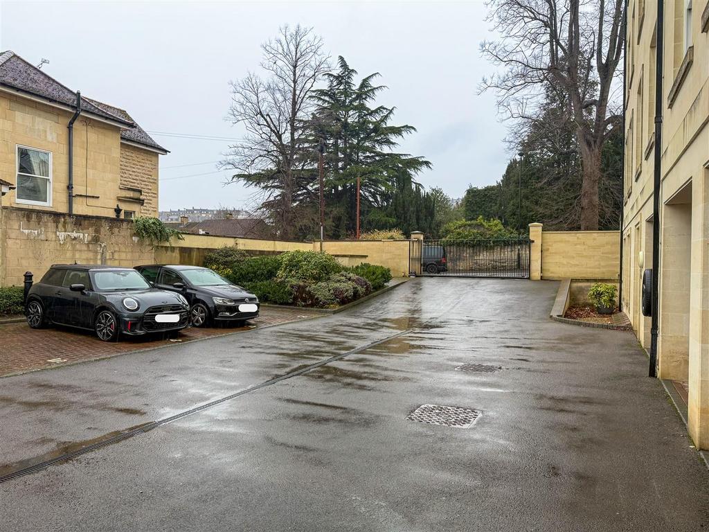 Parking (2).jpg