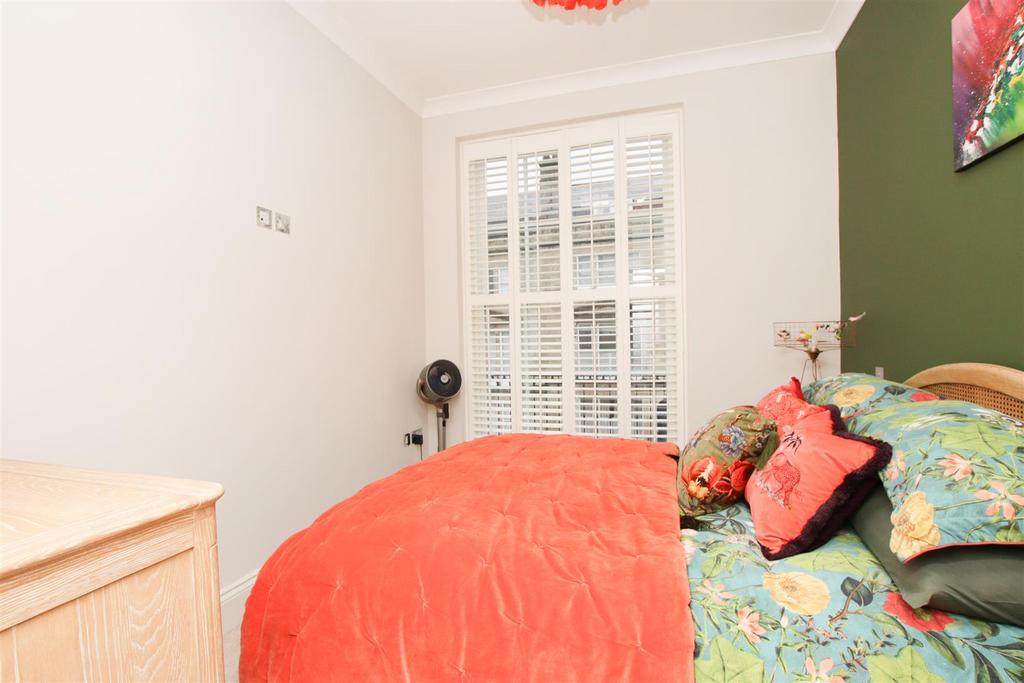 Bedroom two (2).jpg