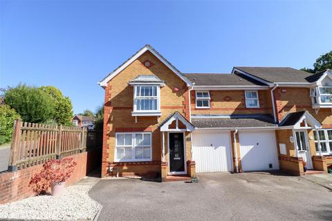 3 bedroom semi-detached house for sale, Silvester Way, Fleet GU52