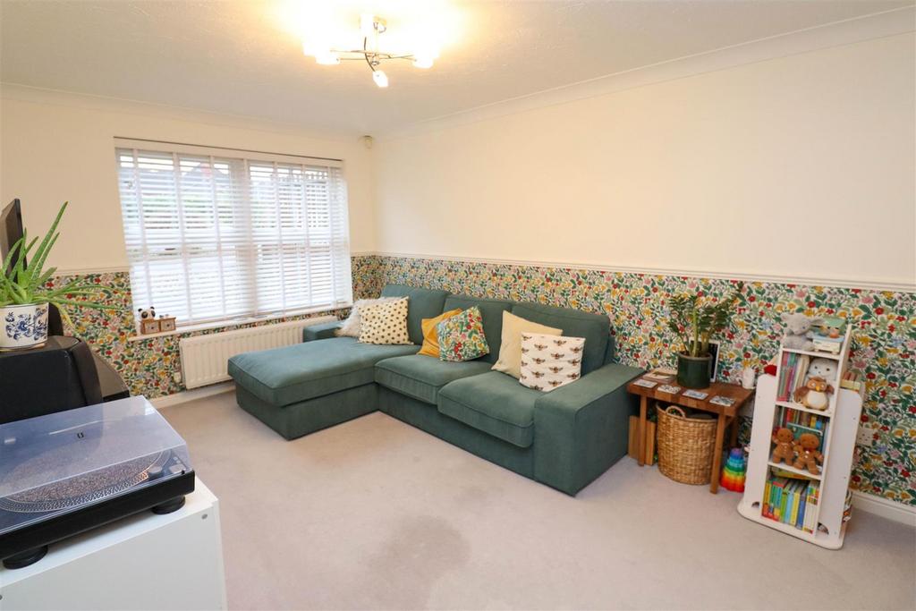 Lounge/Dining Room