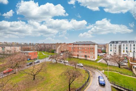 3 bedroom flat to rent, Westfield Court, Gorgie, Edinburgh, EH11