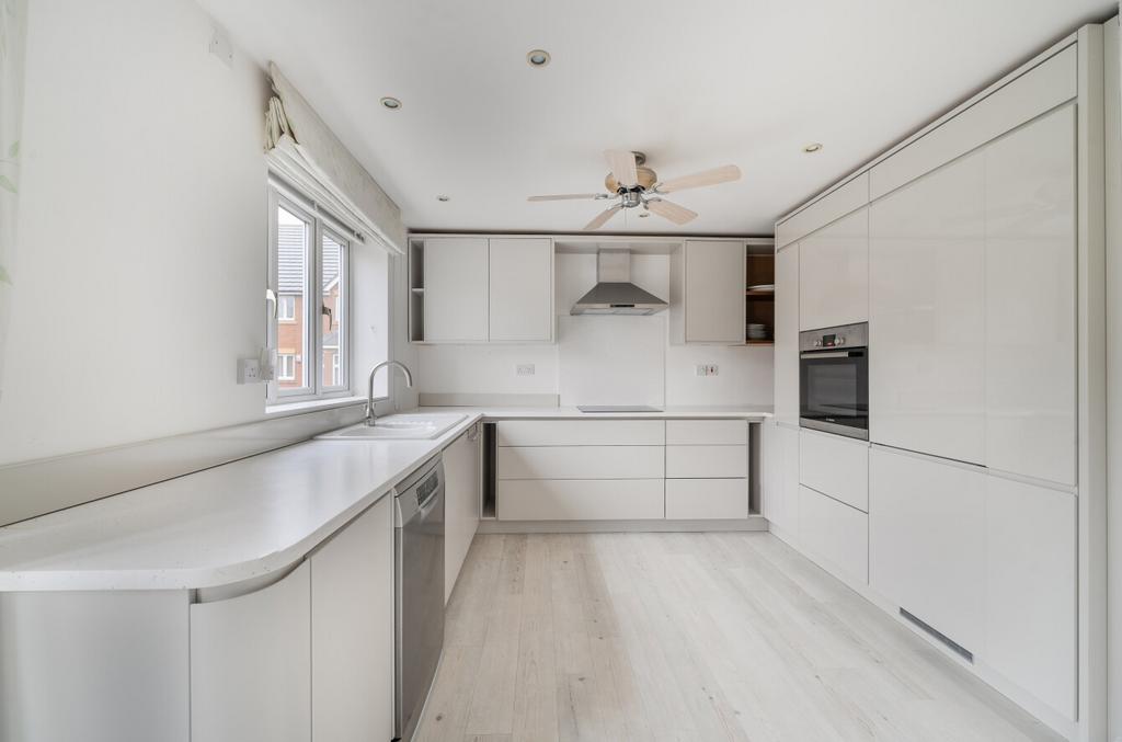 Kitchen/Breakfast Rm