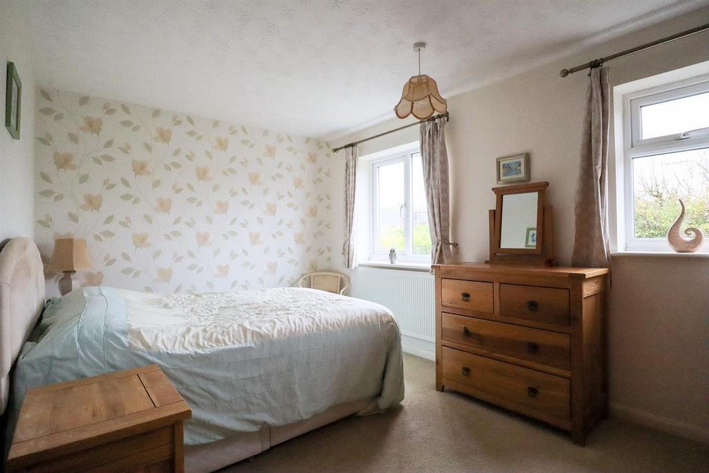 Bedroom 1.jpg