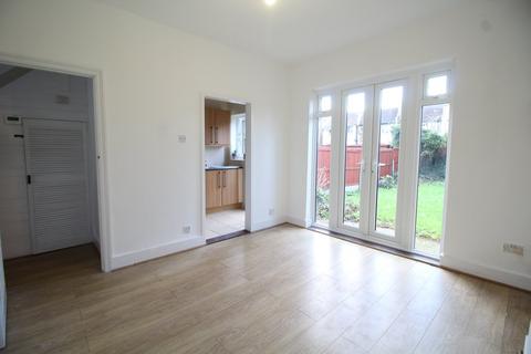 3 bedroom terraced house to rent, Torridge Road, Thornton Heath, CR7