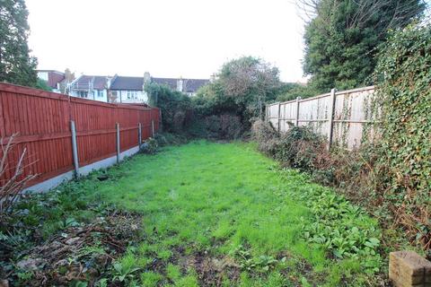 3 bedroom terraced house to rent, Torridge Road, Thornton Heath, CR7