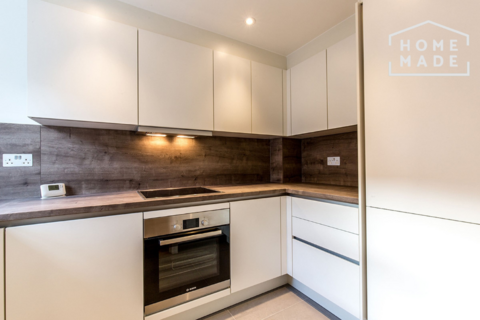 3 bedroom flat to rent, Salisbury Place, SW9