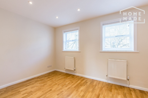 3 bedroom flat to rent, Salisbury Place, SW9