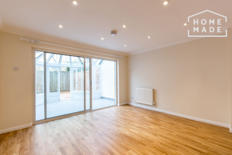 3 bedroom flat to rent, Salisbury Place, SW9