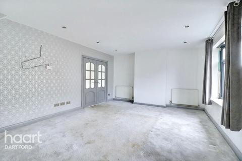 Alamein Road, Swanscombe