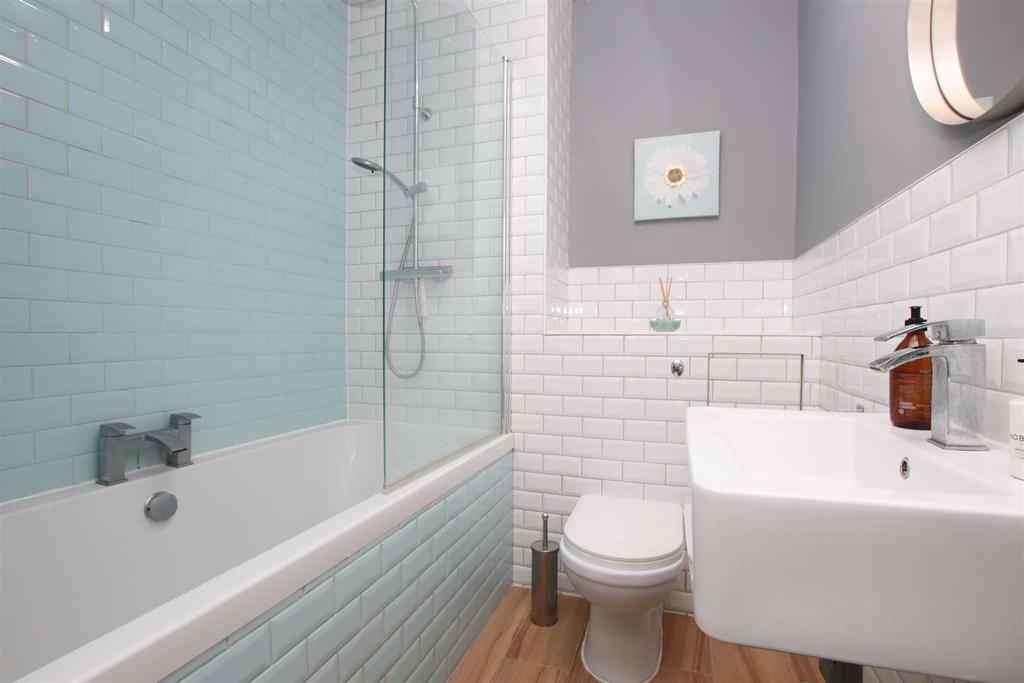 Bathroom.JPG