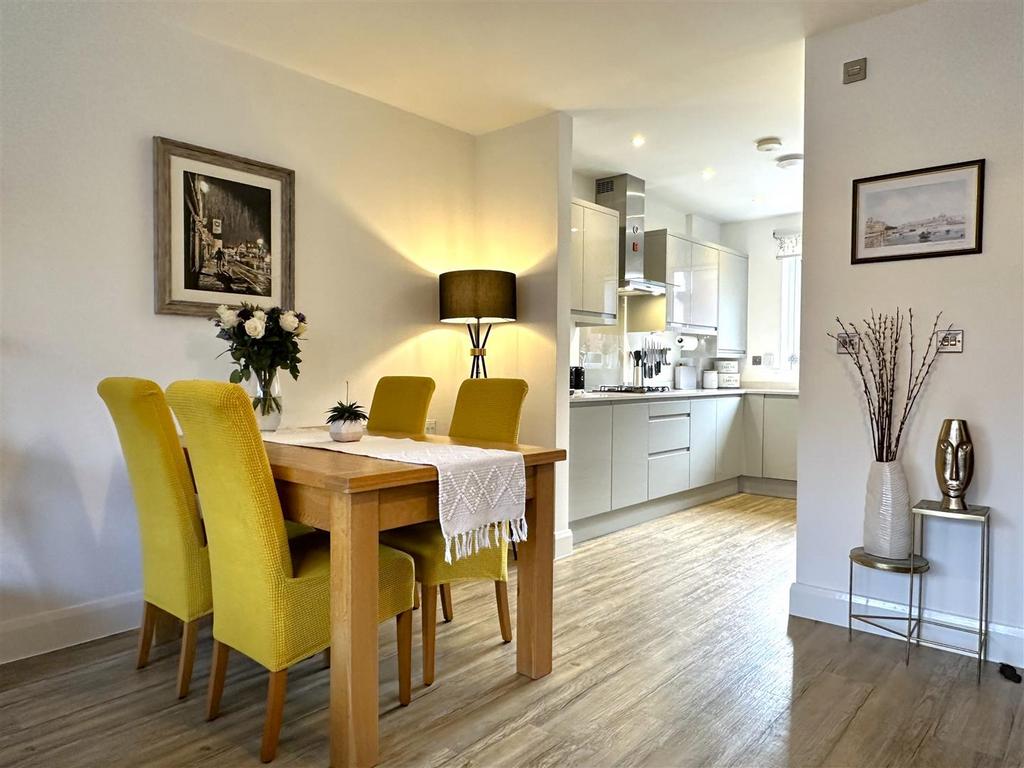 Open-Plan Dining Kitchen 169