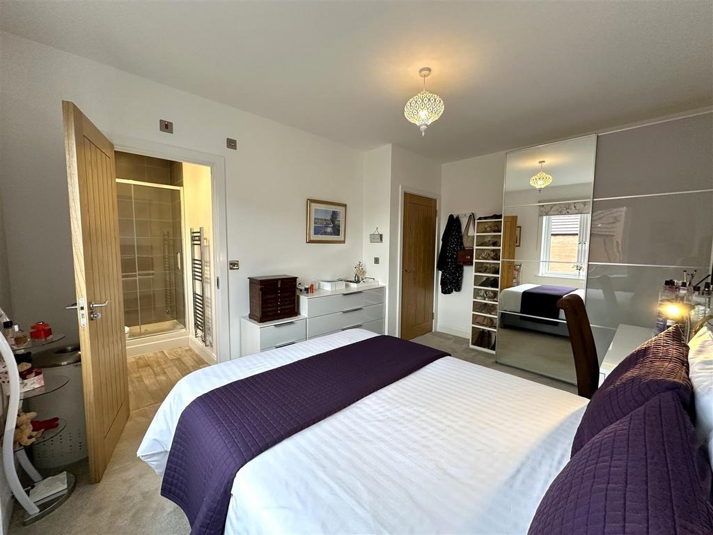 Bedroom One Into En-Suite 088