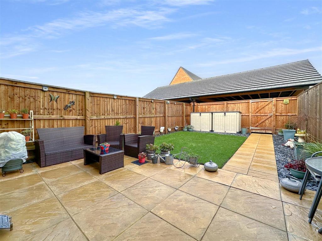Attractive Rear Garden 183