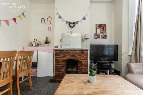5 bedroom terraced house to rent, Viaduct Road, Brighton