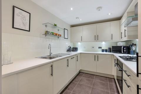 2 bedroom ground floor flat for sale, Old School Close, Redhill RH1