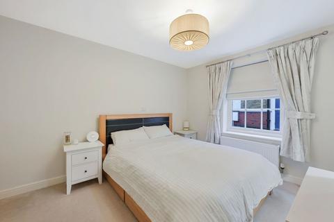 2 bedroom ground floor flat for sale, Old School Close, Redhill RH1