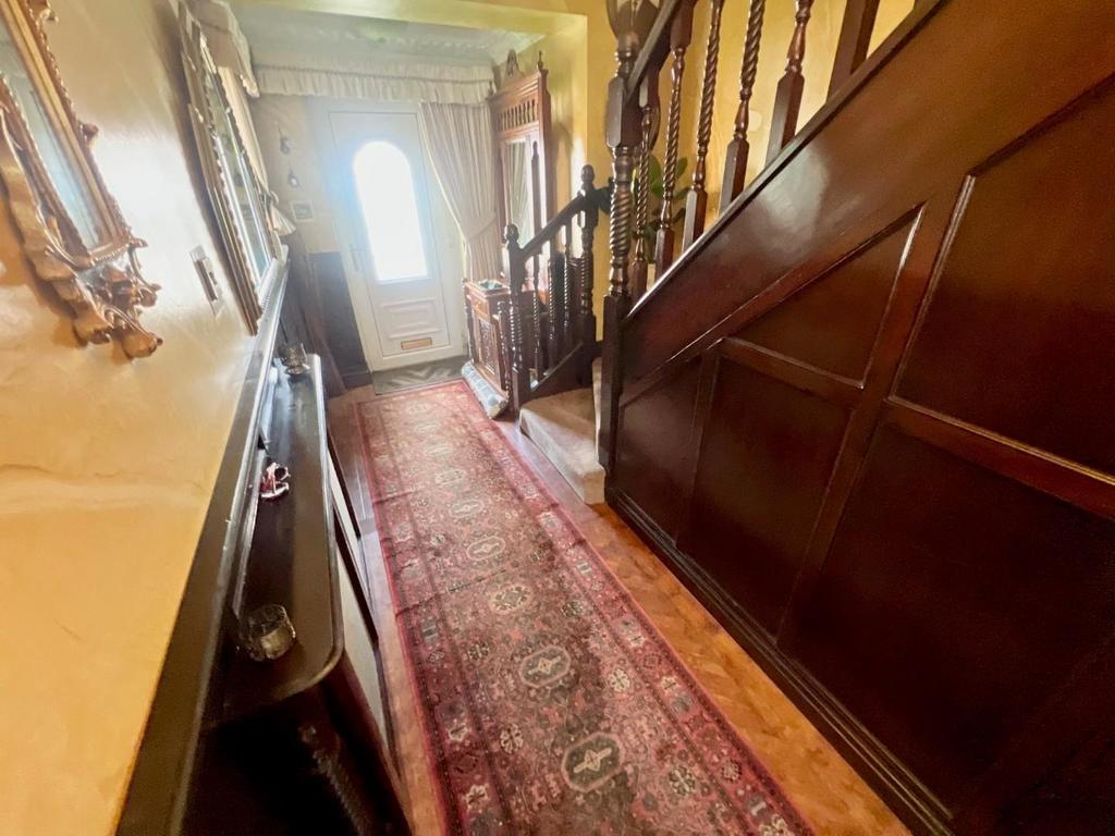 HALLWAY.jpg