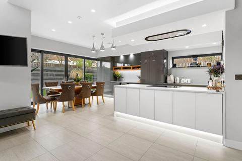 undefined, Basi Close, Hornchurch RM11