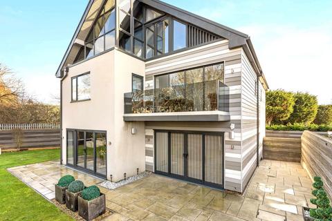 undefined, Basi Close, Hornchurch RM11