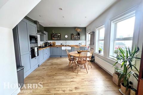 4 bedroom apartment for sale, High Street, Gorleston