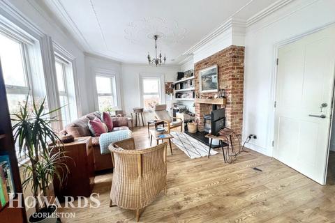4 bedroom apartment for sale, High Street, Gorleston