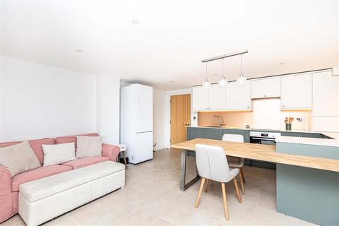 2 bedroom flat for sale, Salterns Way, Poole BH14