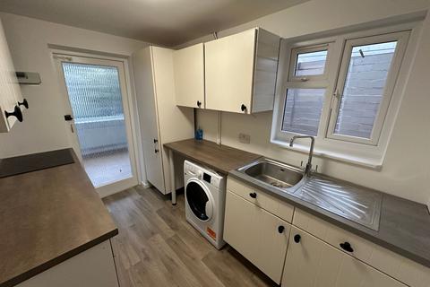 3 bedroom house to rent, Waverley Avenue, Birmingham B43