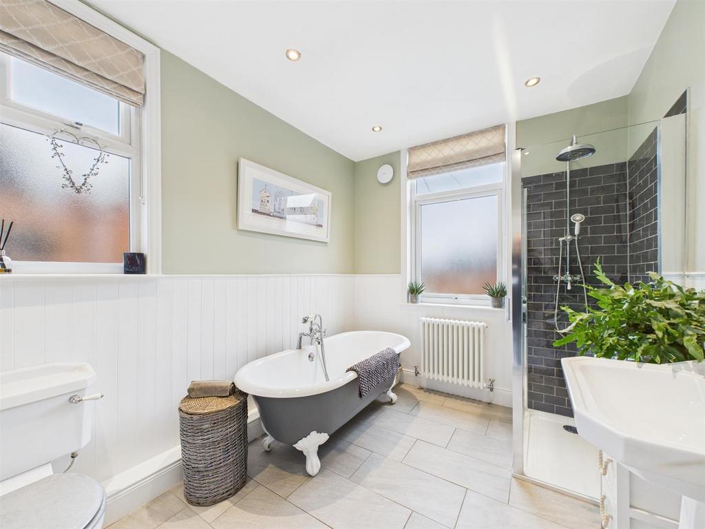 Bath 1.jpg