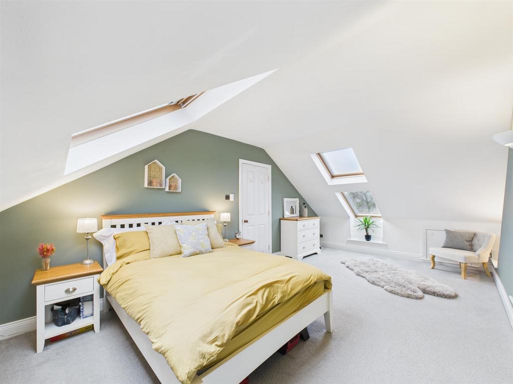 Bed 4 2.jpg