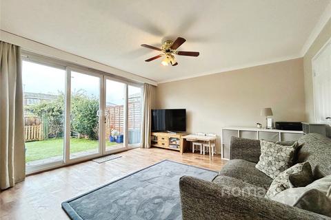 3 bedroom terraced house for sale, Bracklesham Close, Farnborough, Hampshire