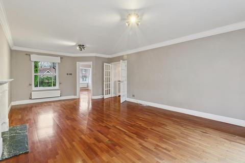 5 bedroom detached house to rent, Sandringham Park, Cobham, Surrey, KT11