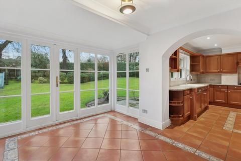5 bedroom detached house to rent, Sandringham Park, Cobham, Surrey, KT11