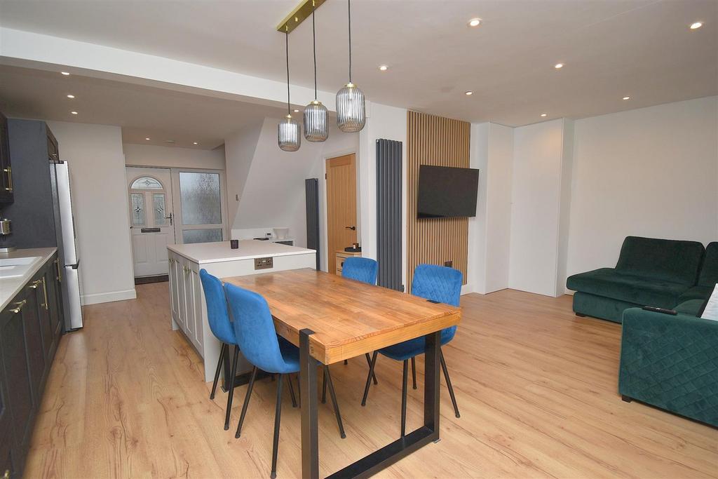 Kitchen1.JPG