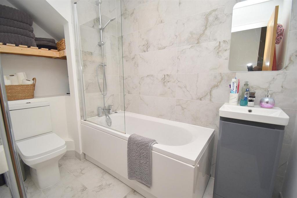 Bathroom.JPG