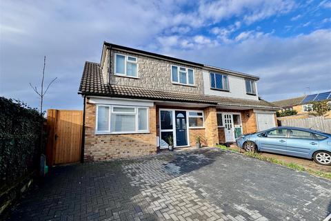 4 bedroom semi-detached house for sale, St. Davids Way, Wickford