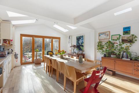 4 bedroom terraced house for sale, London W4