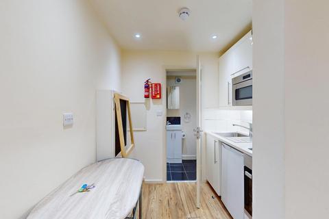 Studio to rent, Anson Road