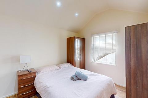 Studio to rent, Anson Road