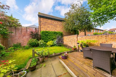 4 bedroom link detached house for sale, Thamesgate Close, Richmond, TW10