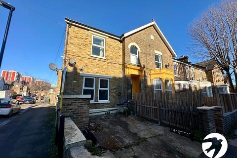 2 bedroom flat for sale, George Lane, London, SE13