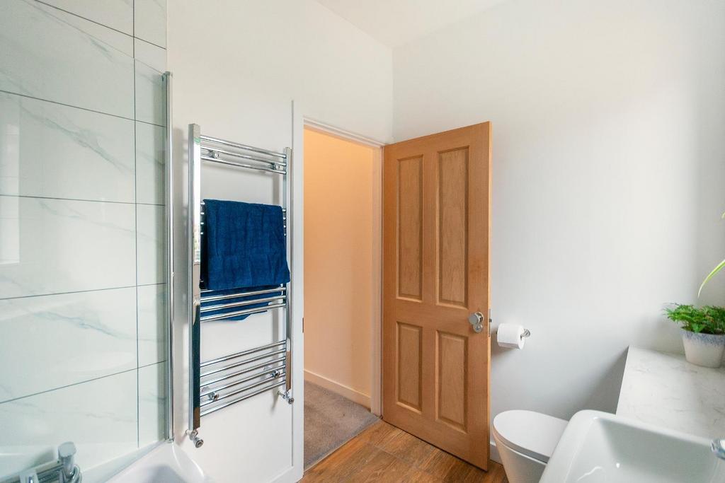 2 C2 RSA - Bathroom A.jpg